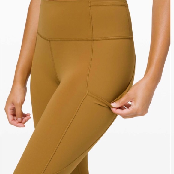 NWT! Lululemon Fast & Free Crop 4 - Picture 4 of 5